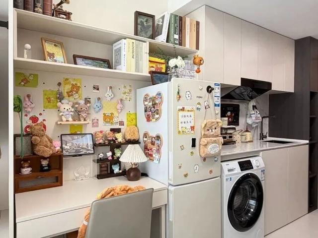 同一周，上海两套房：一套30平235万成交，一套每平降6000没人看