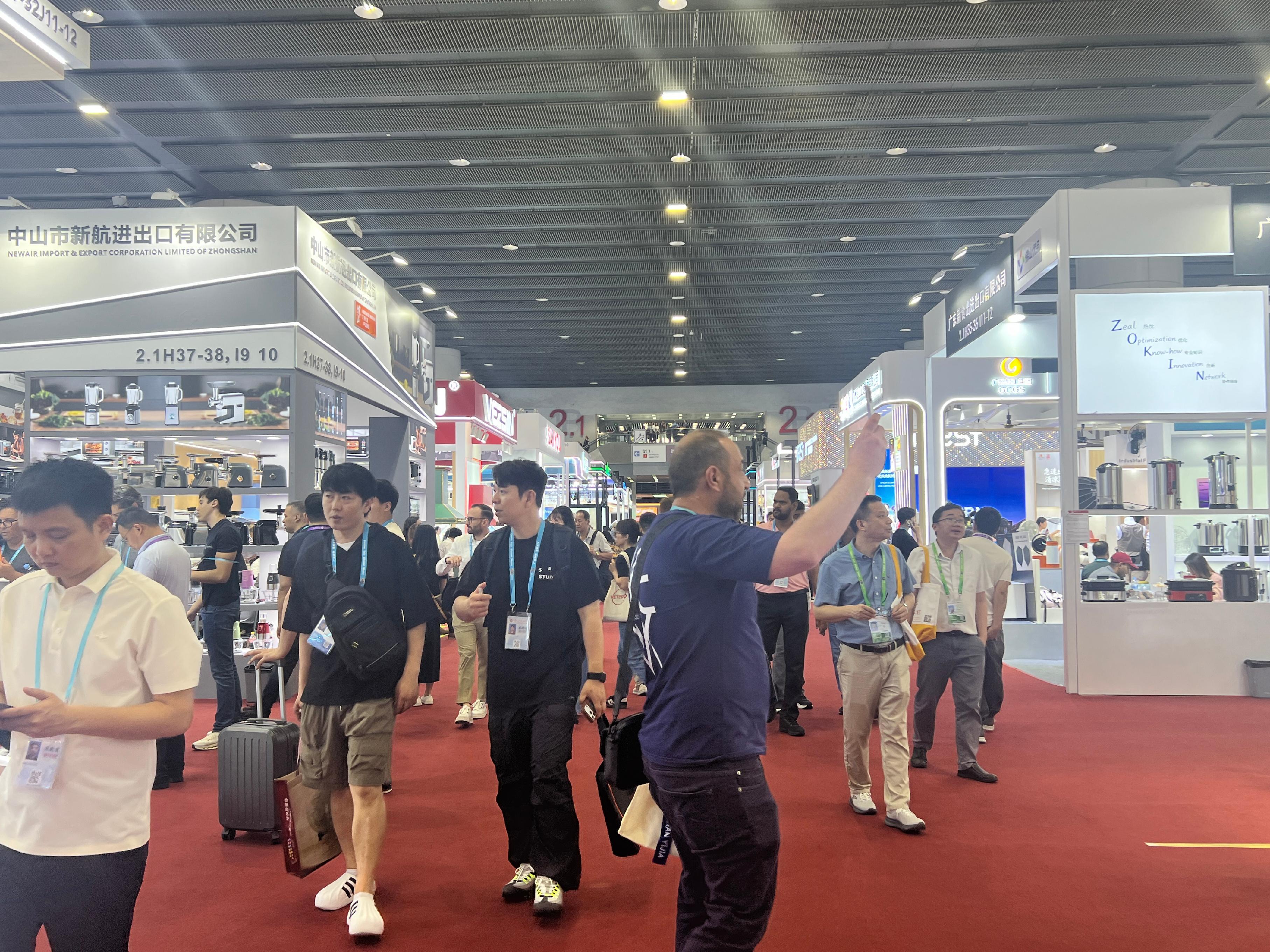 (广交会展馆现场 老盈盈/摄)