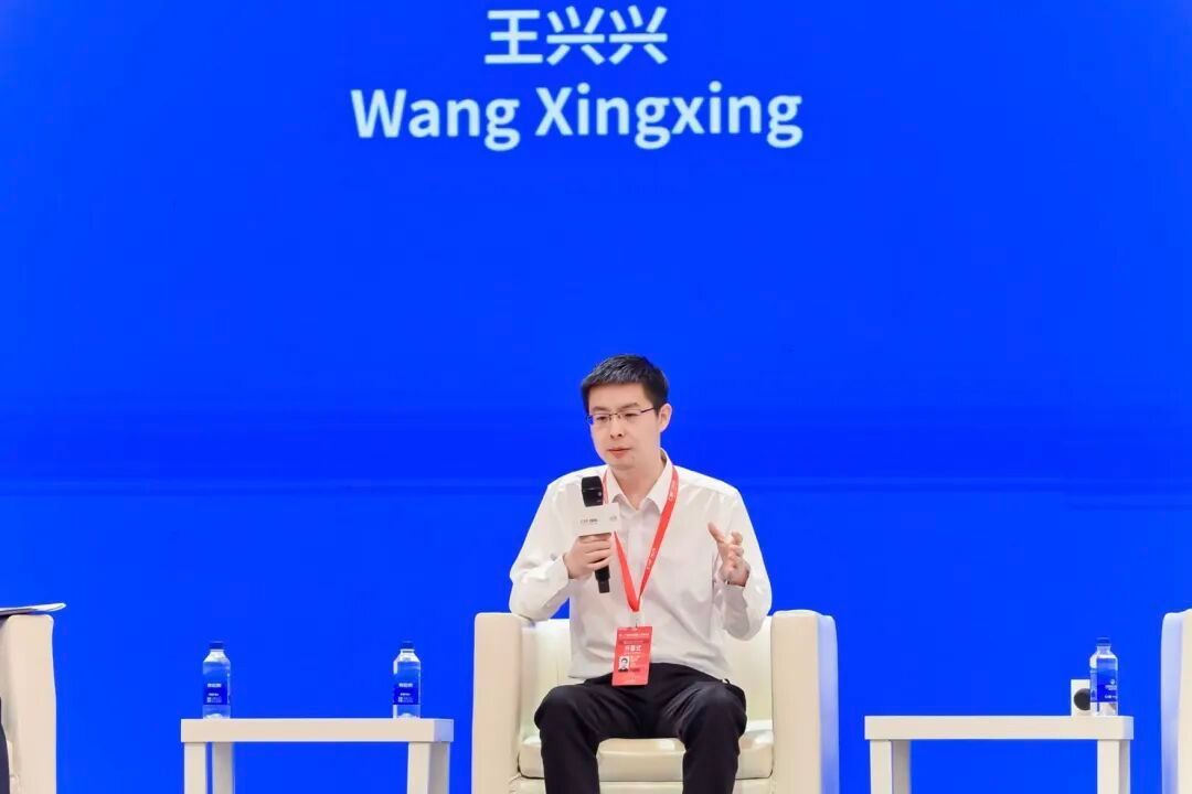 王兴兴称过去最大错误是不够信AI【宇树科技王兴兴最新发声:过去犯的最