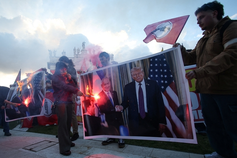 2026年3月14日,意大利罗马,意大利多个工会和社会团体在罗马举行大规模游行,抗议美国和以色列对伊朗发动的军事行动。 IC Photo