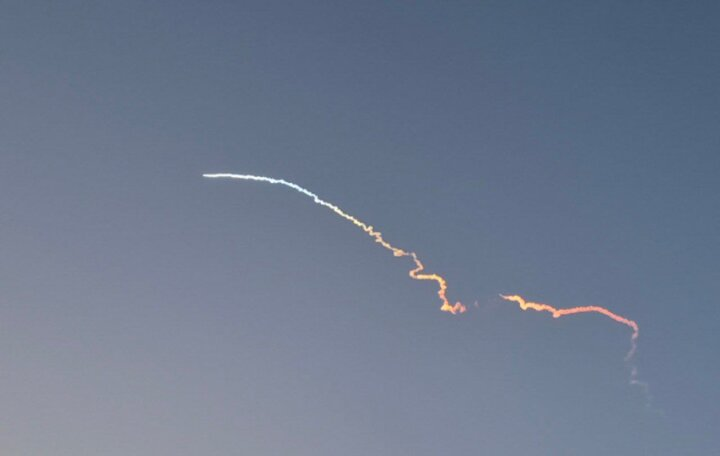 3月3日，伊朗防空部队击落美军F-15战斗机画面。伊朗《德黑兰时报》供图