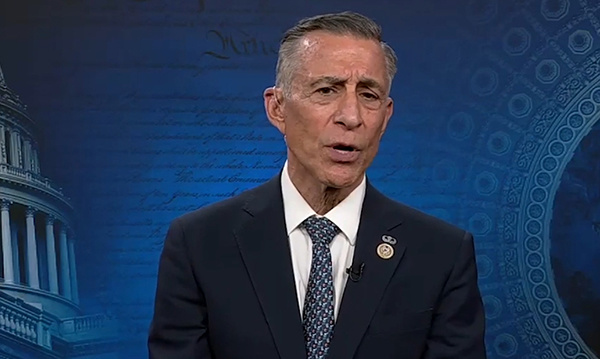 4月22日美媒播放的加州共和党众议员达雷尔·伊萨采访片段 视频截图