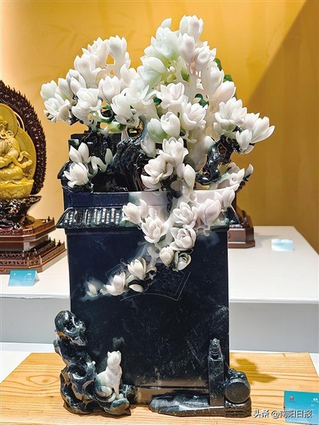 栩栩如生