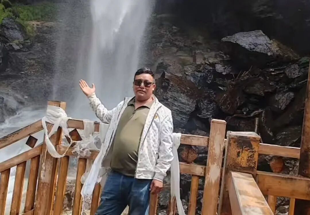 图为8月26日次仁多吉在吉隆沟旅游。