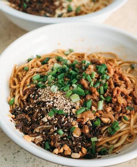 宜宾燃面。（受访者供图）