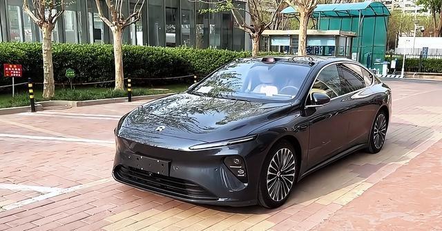 手持四十万,开完良马530再换蔚来ET7,才懂两者差距已不在一个线索!-有驾