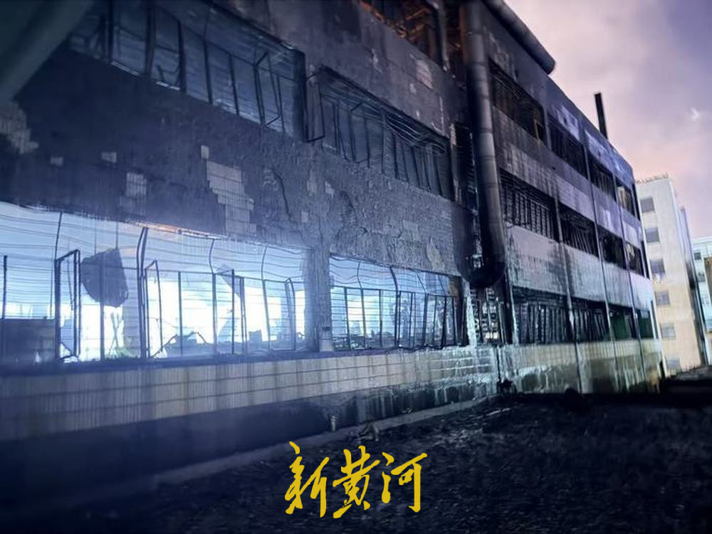 9日晚被烧的厂房大楼