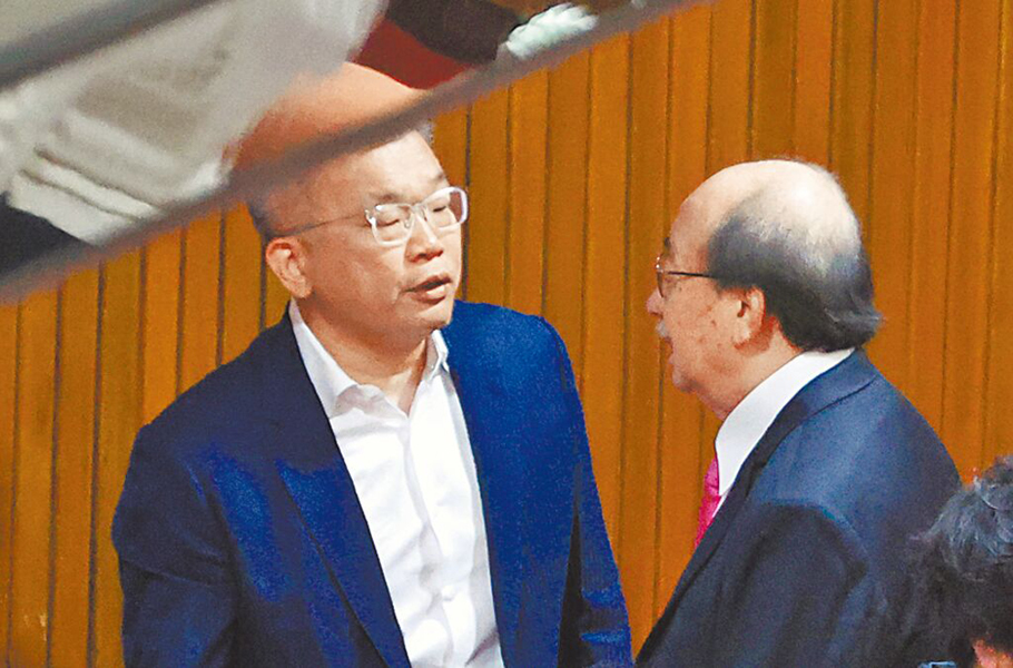 图注:蔡其昌顶替柯建民成为绿营新总召。