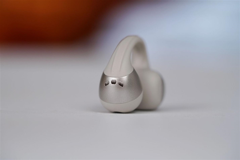 299 元卷出天际！哈趣 Ace1 耳机评测：自带 AI 翻译与会议纪要 它真能平替千元旗舰