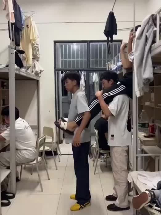 这个宿舍里的都是高手，鉴定完毕