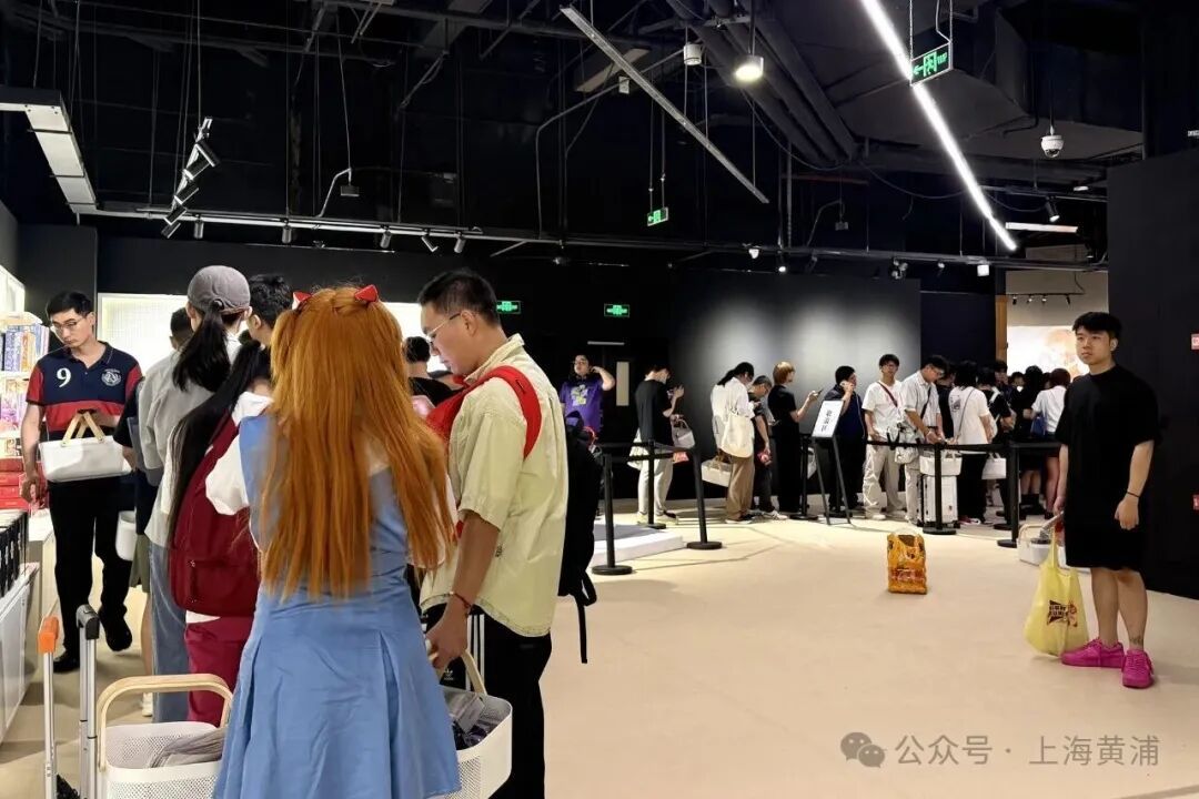 逛首展、抽金条、抢神券,南京路这家商场双节“金”喜加载-11