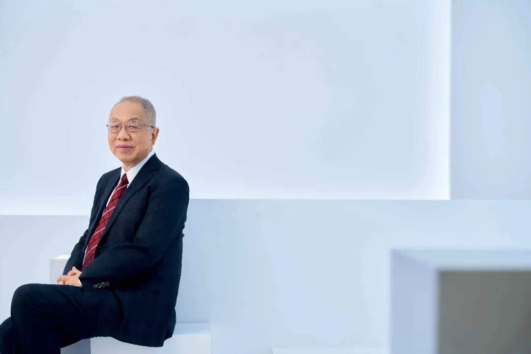 丘成桐:菲尔兹奖获得者,清华大学讲席教授、求真书院院长,清华大学数学科学中心主任