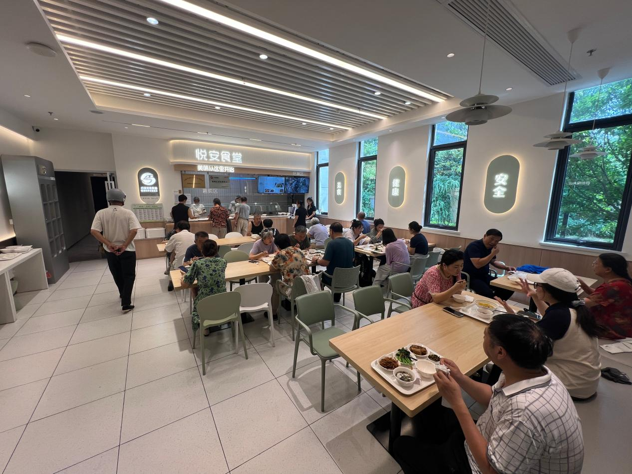 “悦”安食堂。月安社区供图