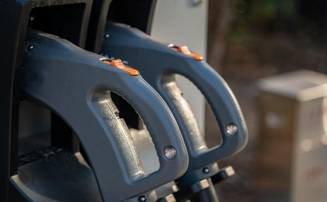 磷酸铁锂给车充电老是踩坑?靠三年真实经验,把正确方法彻底说透-有驾