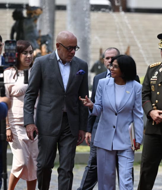 ▲德尔西·罗德里格斯此前与豪尔赫·罗德里格斯一同参加活动