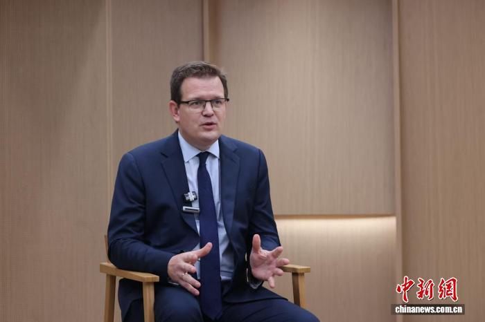学者格伦·迪森(Glenn Diesen)11日接受中新社“东西问”专访。 杨可佳 摄