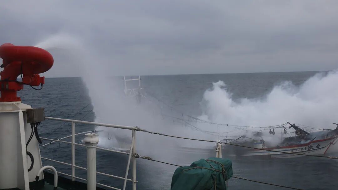 △渔船火情被扑灭