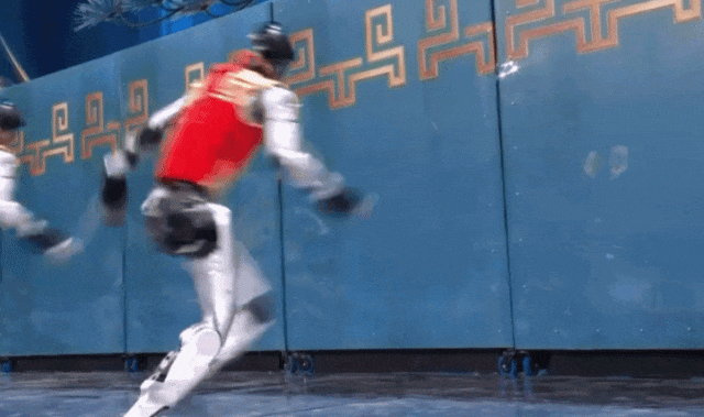 总台马年春晚武术《武BOT》