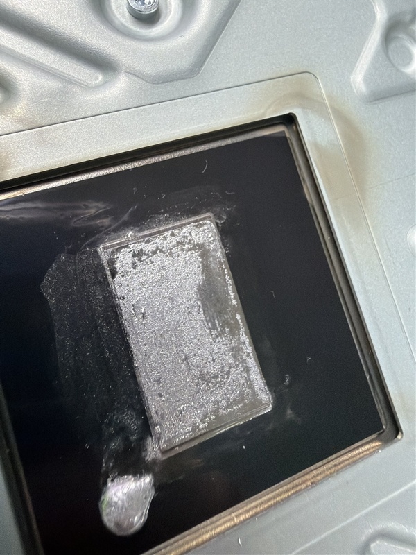 PS5液金翻车恶梦！散热器弥远挫伤：所幸APU没事