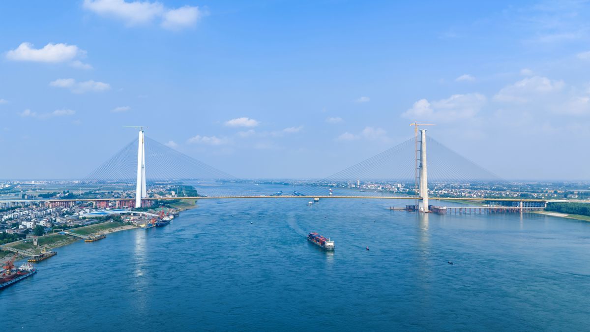 枝江长江大桥两岸合龙.jpg