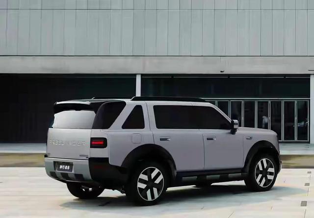 神行者 8 硬核解析，体型比揽胜更大，越野能力看齐卫士，全套越野硬件到位，增程加持，实现城市通勤与长途穿越双向兼顾-有驾
