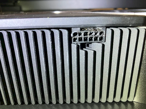 堪称耐105℃的转机头溶化了！点燃公版RTX 4090