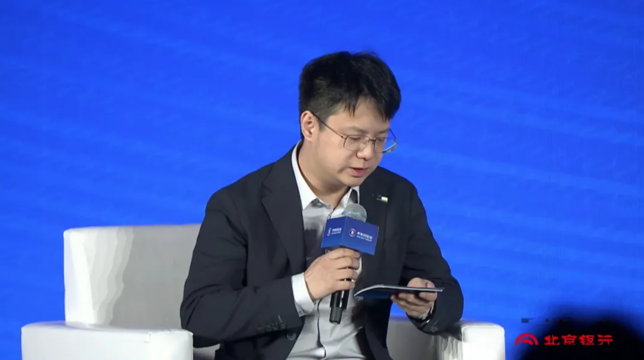 别被机器人跳舞骗了,我们还在 GPT-2 时代| 具身智能百亿圆桌