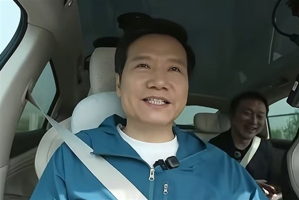 雷军直播重申自己身高181cm：再说矮要去买增高鞋了