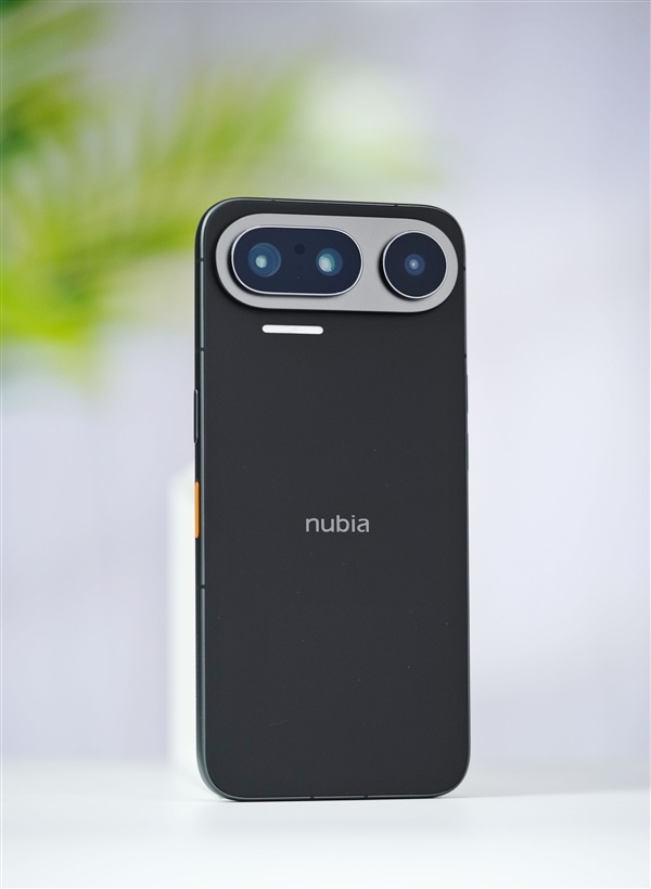 全球首款AI智能体手机！努比亚NaviX Ultra图赏
