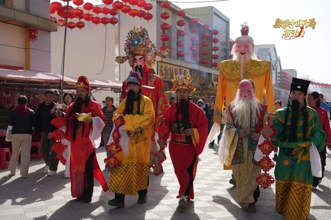梨城美食街庙会现场（央广网发 李欣怡 摄）