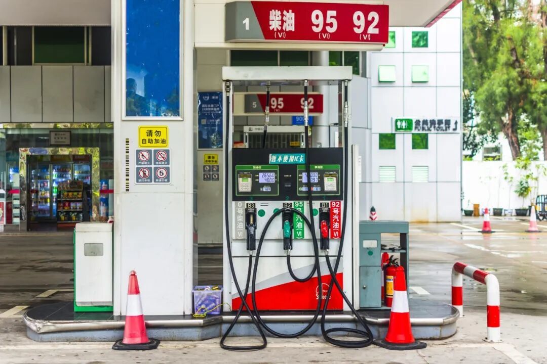 摄图网_501248390_加油站背景_(企业商用).jpg