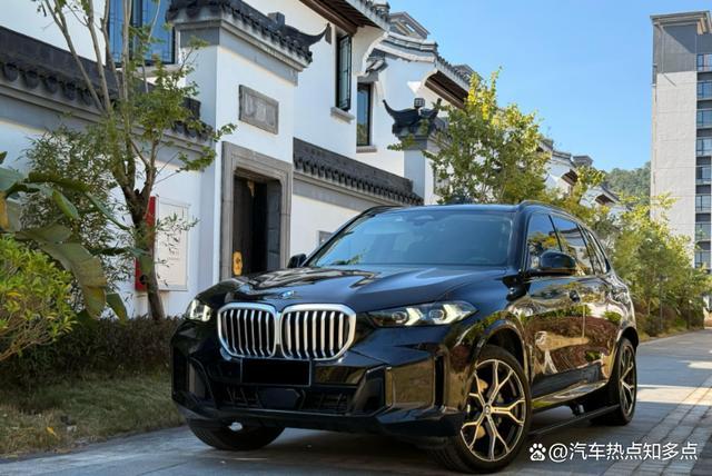 宝马X5彻底发力！50万可提高配，打破豪华溢价，奔驰GLE难抗衡-有驾