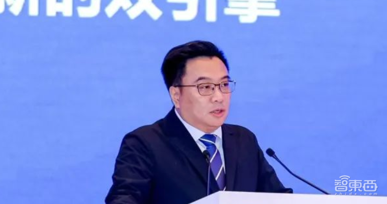 吴泳铭、李飞飞登《时代》百大AI人物封面,华为何庭波上榜,共11位华人
