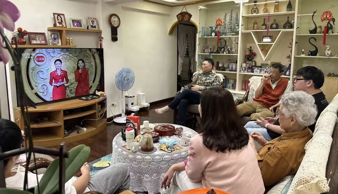 台湾同胞在岛内看总台马年春晚