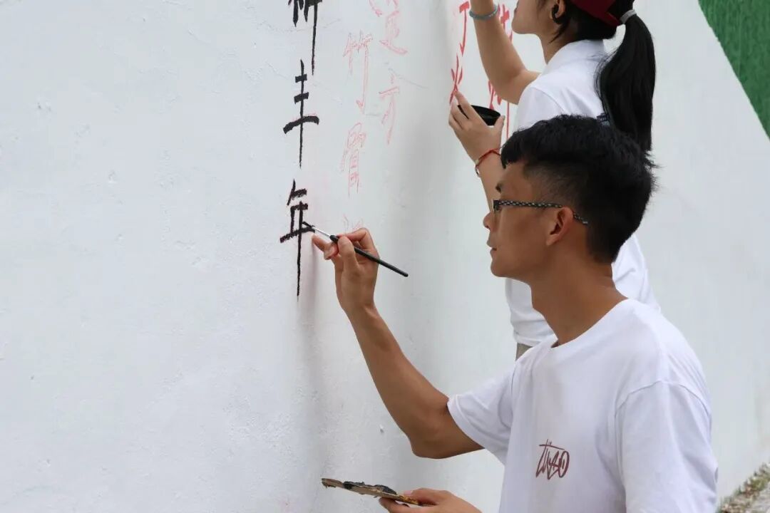 2024年，唐尚珺终于上岸 / 受访者供图