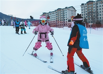 外国友人镜头里欣欣向荣的中国——“小家”热气腾腾 “大家”蒸蒸日上(在中国·看中国)