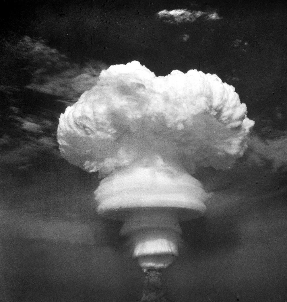 1967年6月17日,中国在西部地区上空成功地爆炸了第一颗氢弹(资料照片)。新华社发