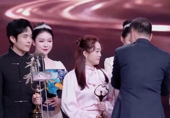 比搞笑和CP更权威的是这场盛典的温暖_比搞笑和CP更权威的是这场盛典的温暖_