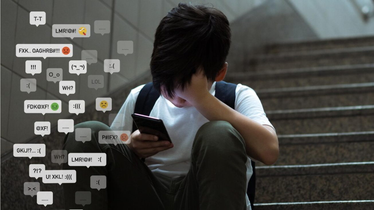 西方“一刀切”禁未成年用社媒,中国为何不能跟?