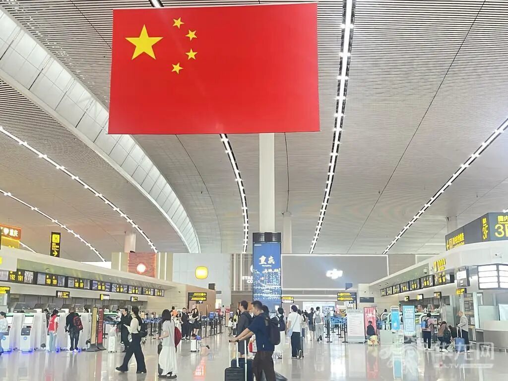 国庆假期第一天。第1眼TV-华龙网记者 李一鸣 摄