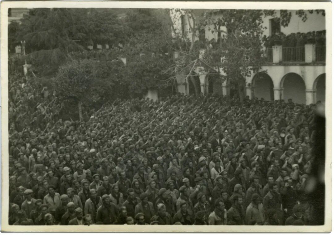 1938年,国际纵队在加泰罗尼亚的告别仪式。