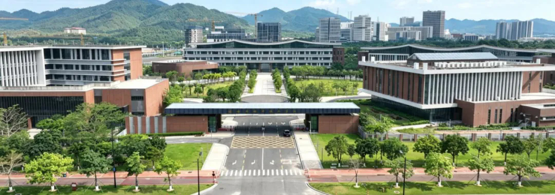 董明珠当校长了【新校开学,董明珠担任校长!首届新生中有人中考624分