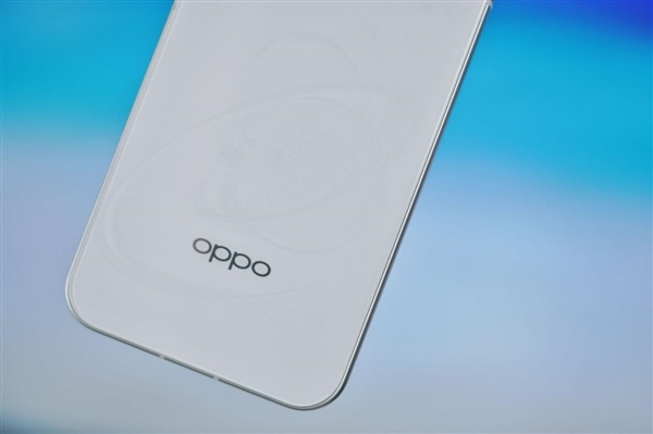 首创3D冰透悬浮！OPPO Reno16图赏