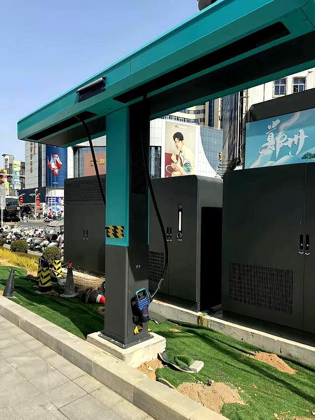 比亚迪超强闪充阵容庞大,首批体验车主口碑来了:比加油还要快-有驾