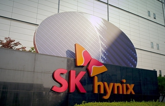 存储芯片集体狂欢!SK海力士紧跟美光:市值突破1万亿美元