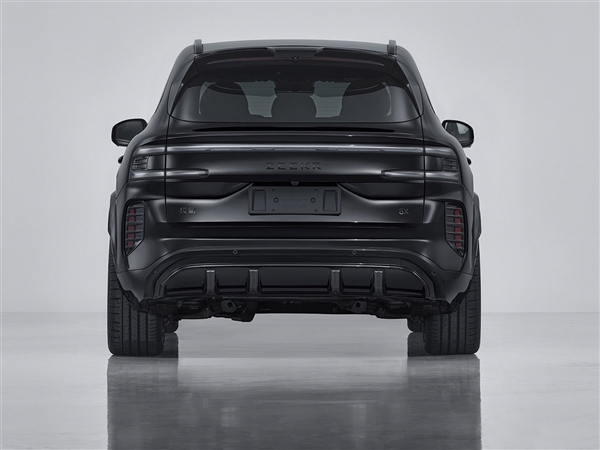 宝马X5同款315大宽胎 极氪8X性能版亮相：三电机+电动尾翼