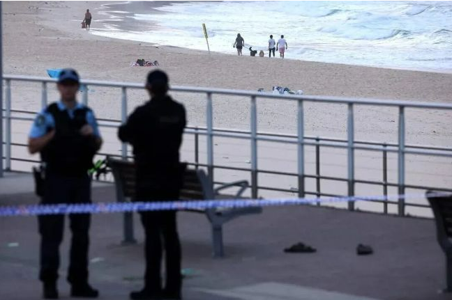 ◆2025年12月,澳大利亚悉尼邦迪海滩爆发枪击案,造成多人伤亡。