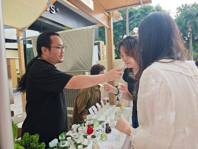 茶香师惠州首展带来约30款产品,和合之境、早春之茶、茉莉花茶等较受欢迎。