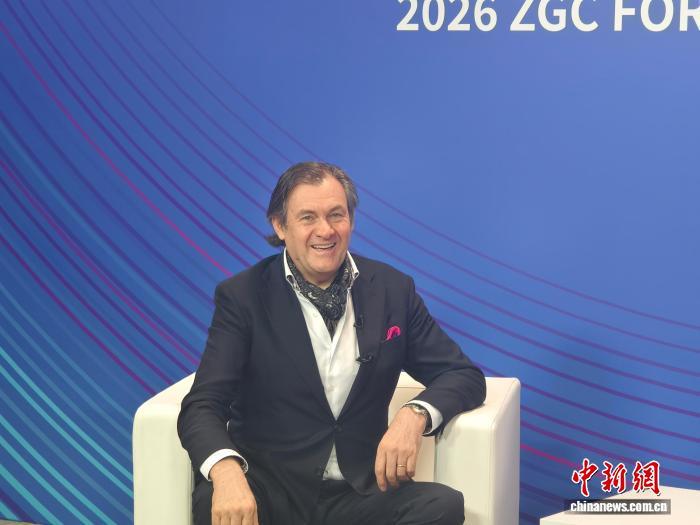 3月28日,瑞士工程院院长贝努瓦·杜比在2026中关村论坛年会接受记者采访。 中新社记者 苏婧欣 摄