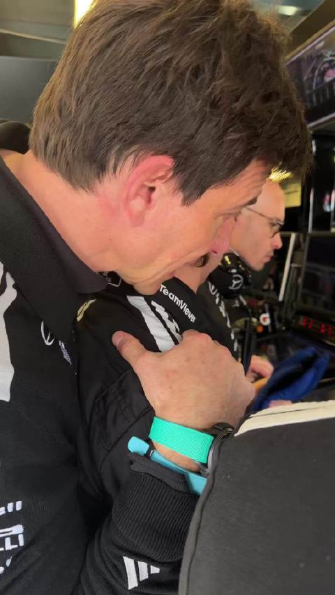 托托&middot;沃尔夫亲自给安东内利加油打气